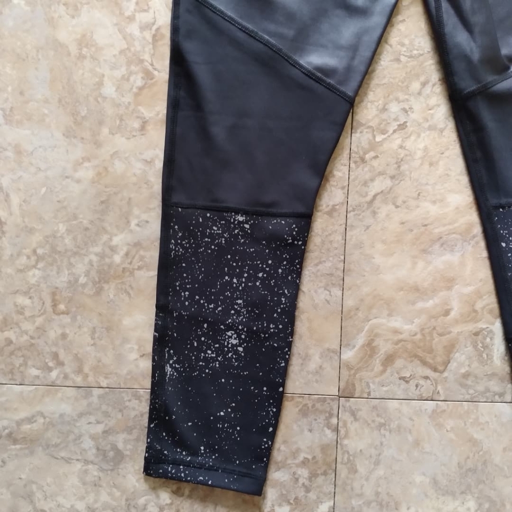 ZYIA Active Light N Tight Black Metallic High Rise leggings, size 8-10 - Picture 6 of 8